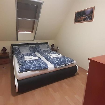 Elizabet Apartman A Belvarosban Szarvas Exterior photo