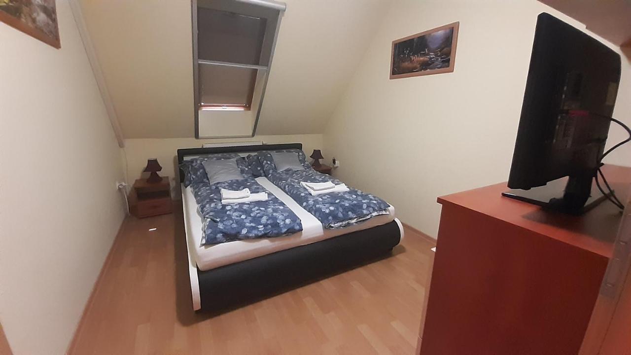 Elizabet Apartman A Belvarosban Szarvas Exterior photo