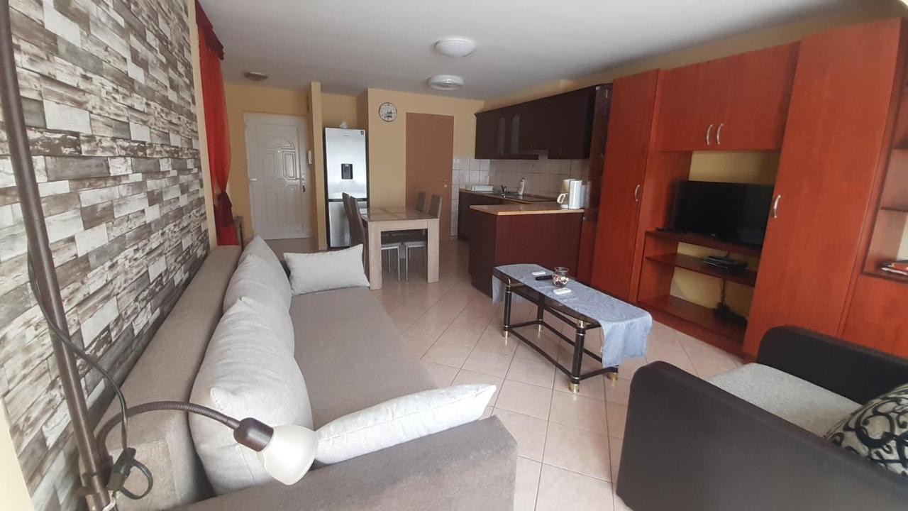 Elizabet Apartman A Belvarosban Szarvas Exterior photo