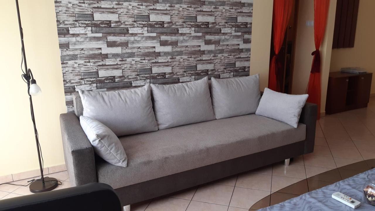 Elizabet Apartman A Belvarosban Szarvas Exterior photo